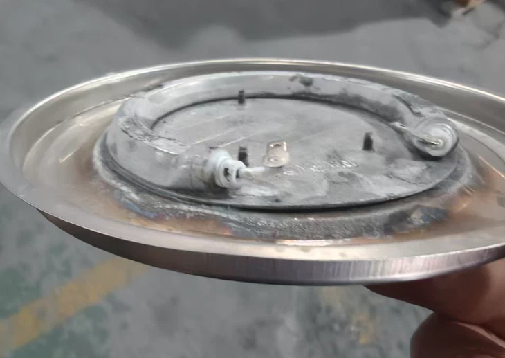 Kettle heating plate brazing problem Kettle heating plate brazing problem